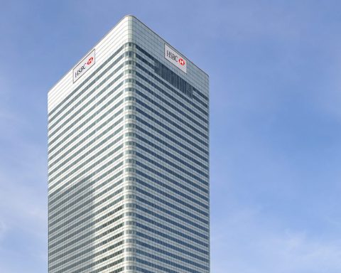 HSBC Stock Starts Week Close to Record High as Buyback Faces 3% Analyst Downside