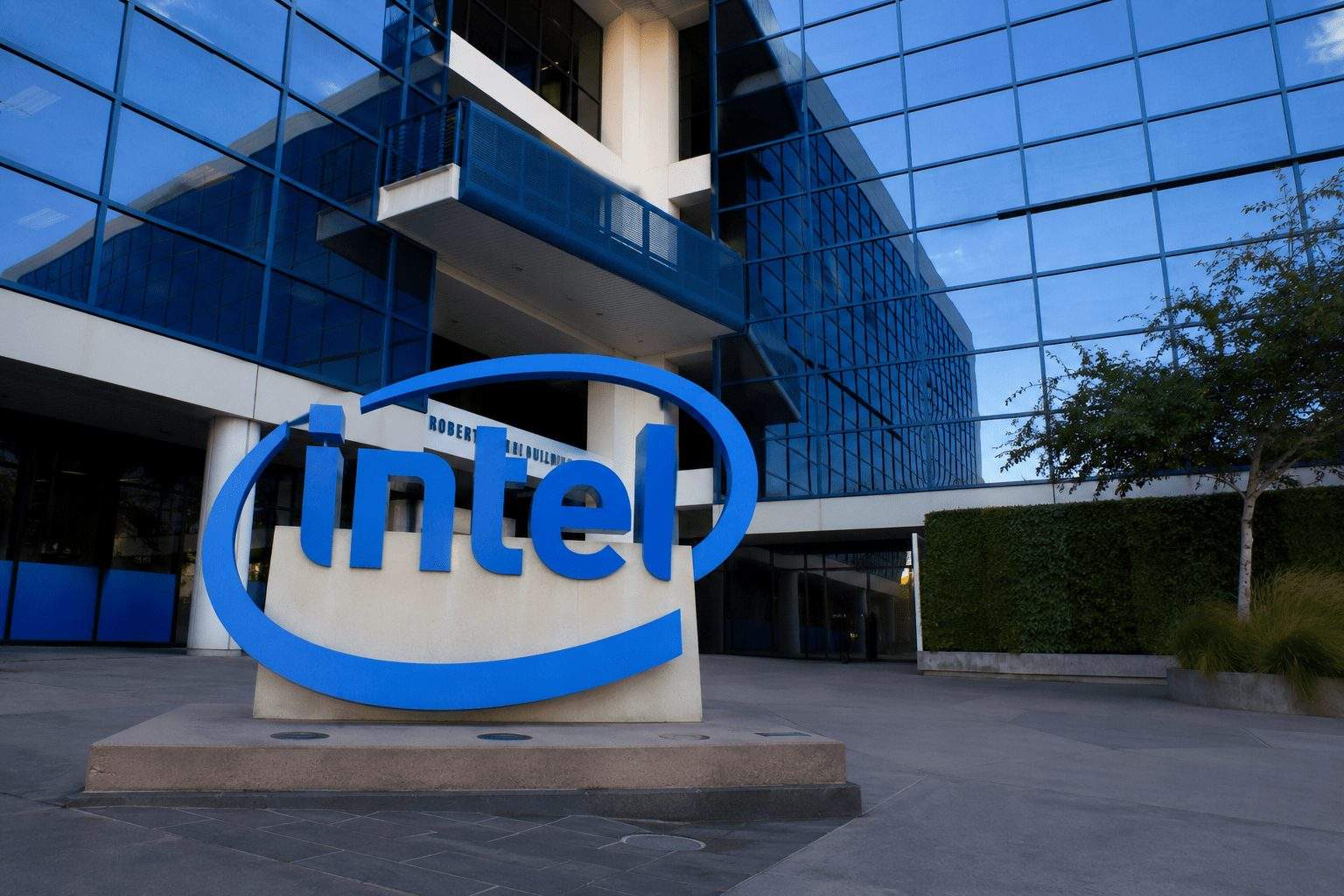 Intel (NASDAQ:INTC) Gains 12.7% This Week; Thin Volume Raises Doubts Over Strength of Rally Intel (NASDAQ:INTC) Gains 12.7% This Week; Thin Volume Raises Doubts Over Strength of Rally
