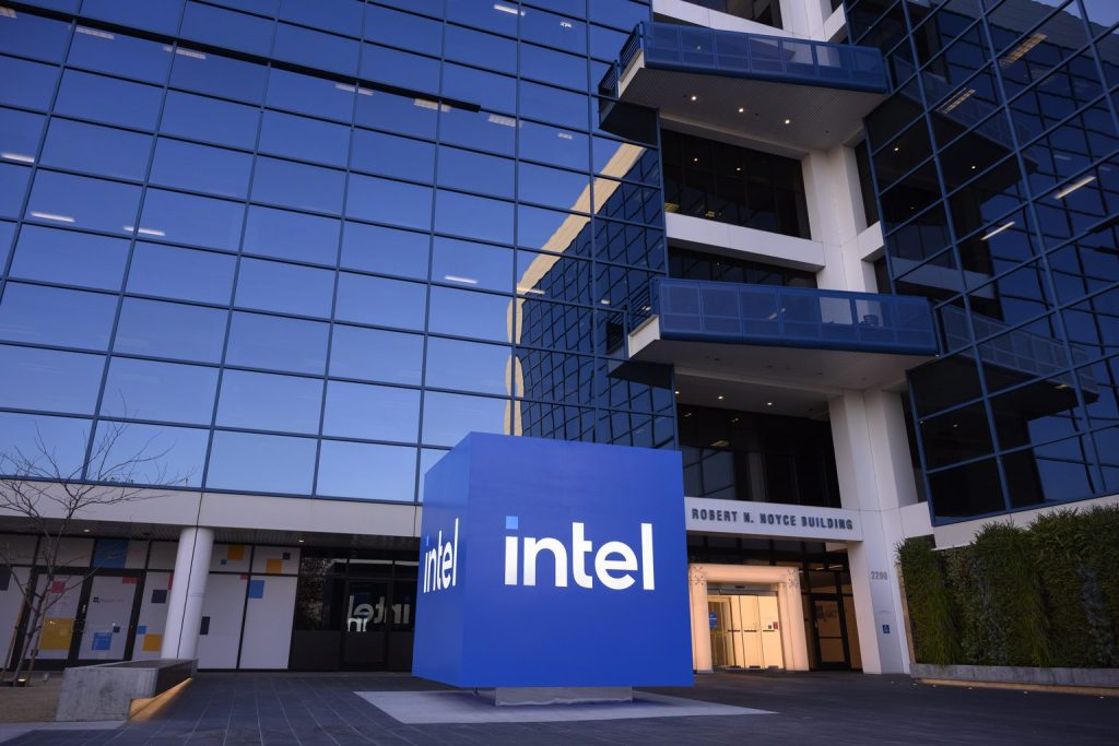 Intel Shares Drop 2.9% After $20 Billion Offering Begins Below Issue Price Intel Shares Drop 2.9% After $20 Billion Offering Begins Below Issue Price