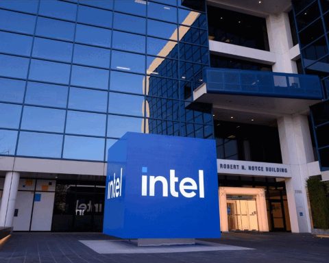 Intel Shares Drop 2.9%, Remain 5.8% Under $95 Offering as Company Delivers 25% Revenue Gain