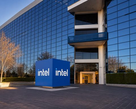 Intel Stock Falls 4% Premarket as SoftBank’s 67% Weight Came Without New Buying