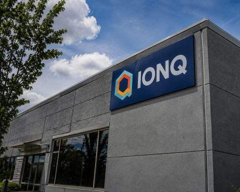IonQ (NYSE:IONQ) Q2 Earnings Top Estimates, Shares Rise Even as Outlook Suggests Unchanged Performance in Second Half