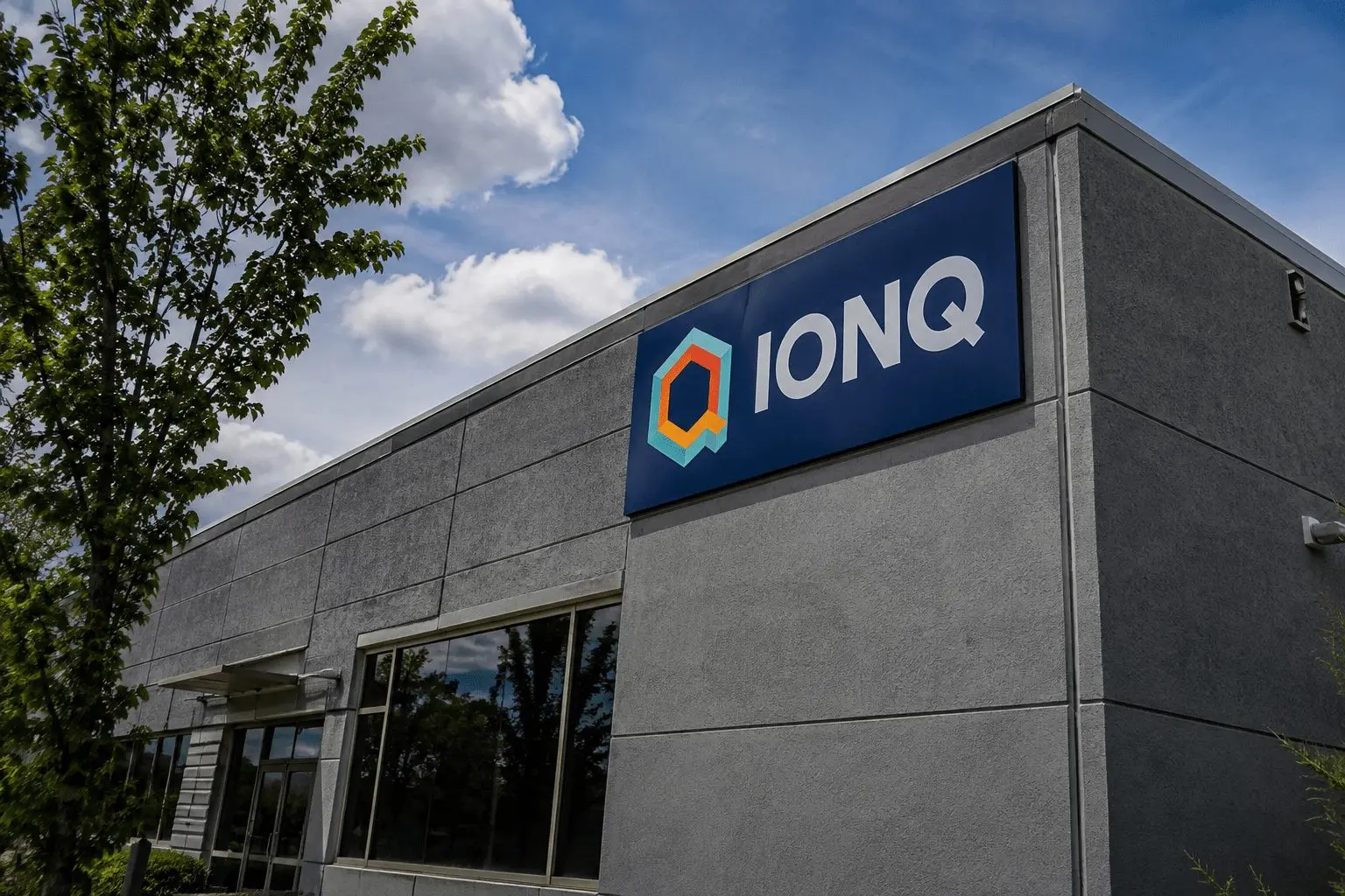 IonQ (NYSE:IONQ) Q2 Earnings Top Estimates, Shares Rise Even as Outlook Suggests Unchanged Performance in Second Half