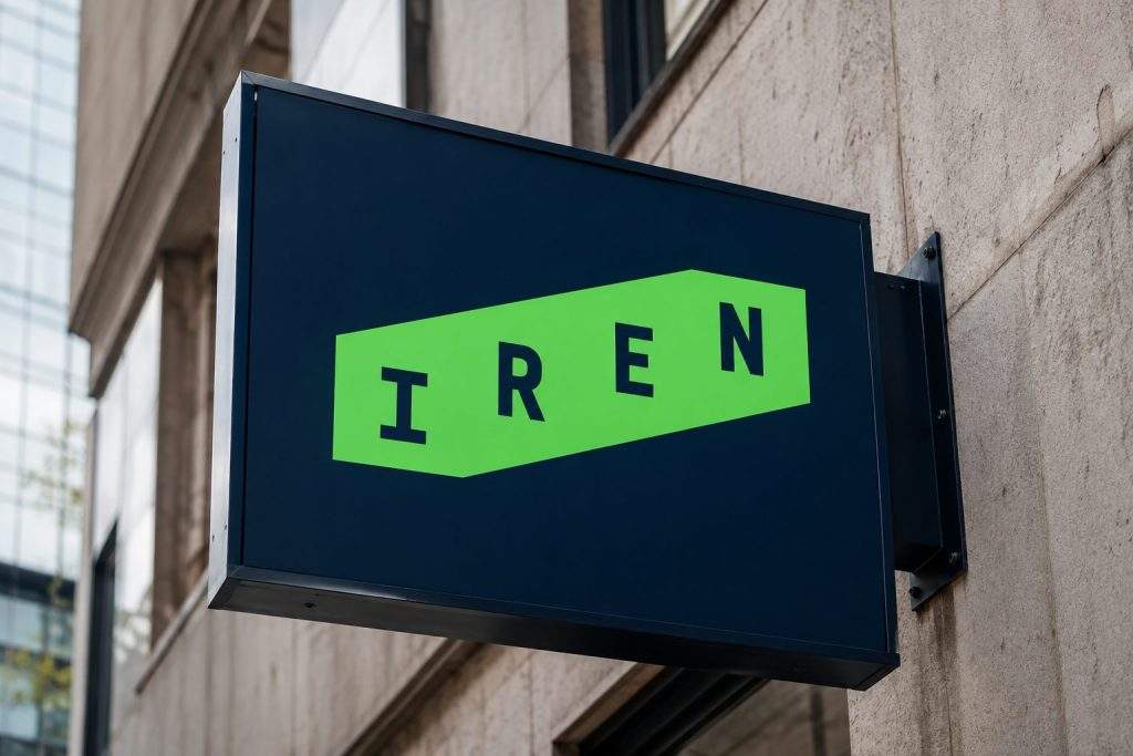 IREN Limited (NASDAQ:IREN) Closes the Week Unchanged After Volatility as AI Contracts Move to Fulfillment