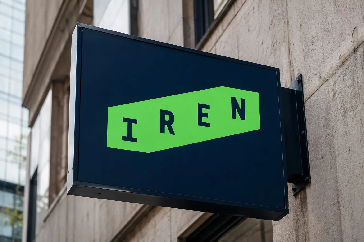 IREN Limited (NASDAQ:IREN) Closes the Week Unchanged After Volatility as AI Contracts Move to Fulfillment