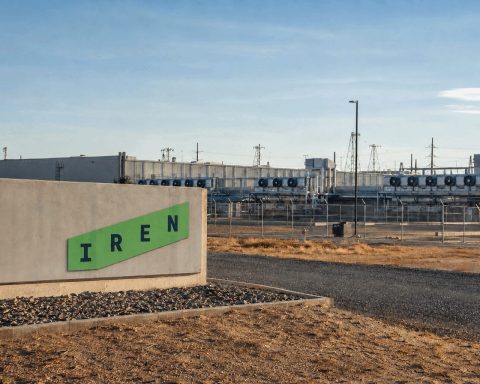 IREN shares drop 12.5% after $4 billion AI contract announcements coincide with $703 million annual loss