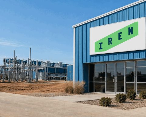 IREN Shares Gain 3.8% After Microsoft Partnership Eases Risk on 30-Fold AI Revenue Increase