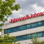 Johnson & Johnson (NYSE:JNJ) Shares Steady at High Levels Even After 5.5% Earnings Revision