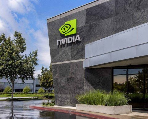 L&rsquo;action Nvidia oscille autour de 201 $, la valorisation future chute de 22 % malgré la hausse des prévisions