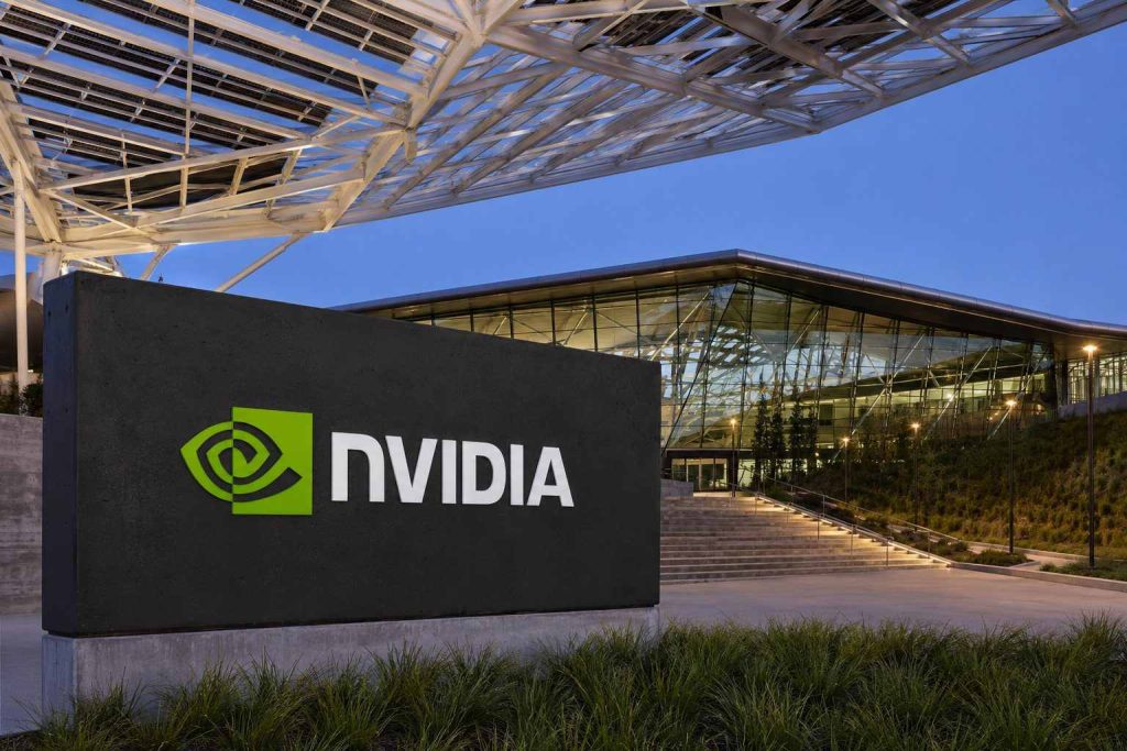 Las acciones de Nvidia se mantienen estables mientras la garantía de 105.000 millones de OpenAI equivale a dos trimestres de flujo de caja