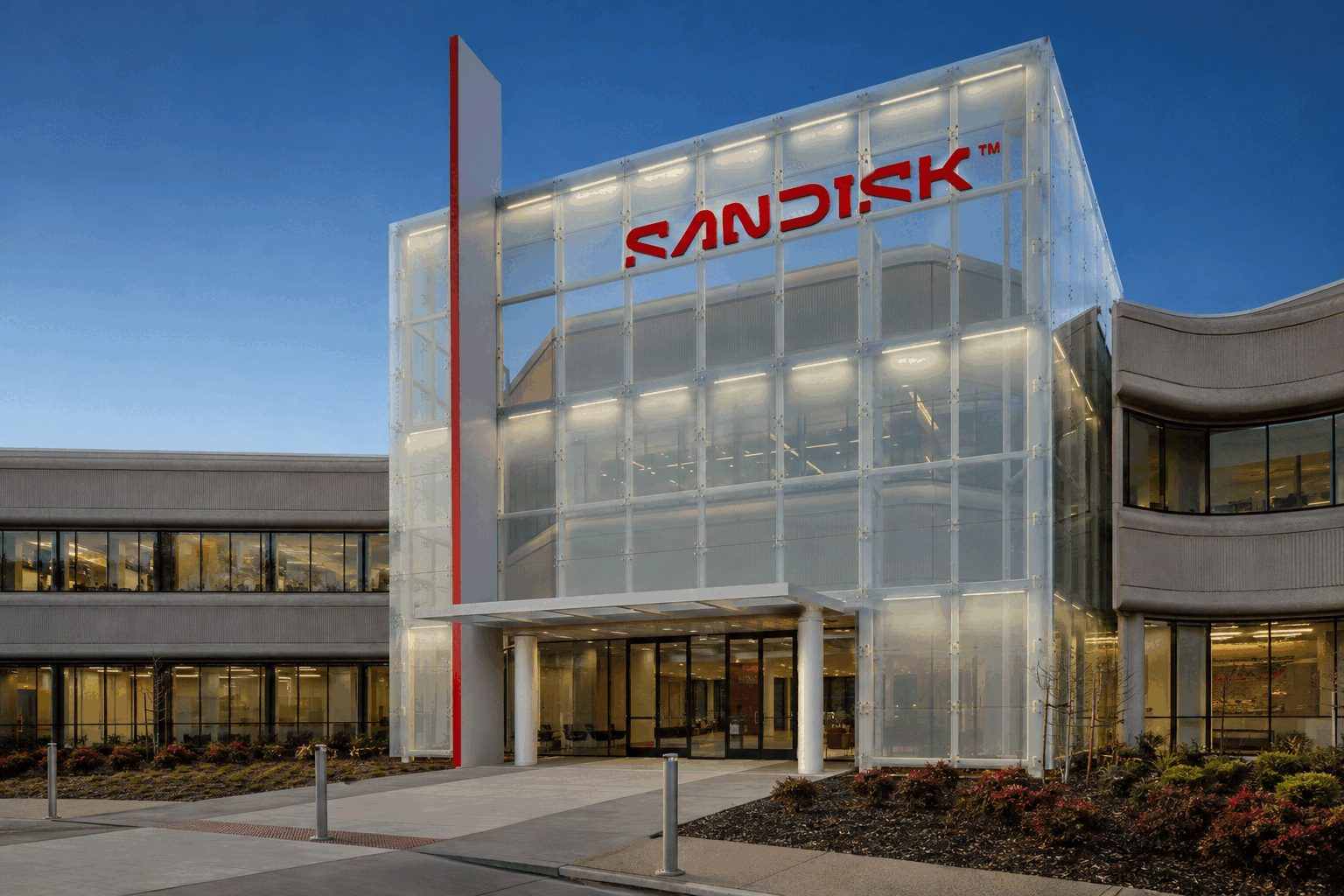 Las acciones de Sandisk (SNDK) suben un 8% mientras la empresa presenta tecnología flash de IA más rápida antes del Día del Inversor