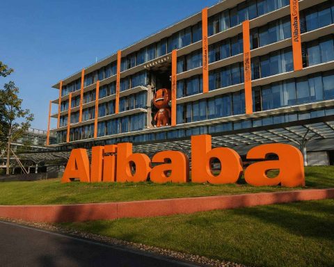 Las pérdidas del laboratorio de IA de Alibaba superan las ganancias de la nube; las acciones de BABA se recuperan tras una caída inicial