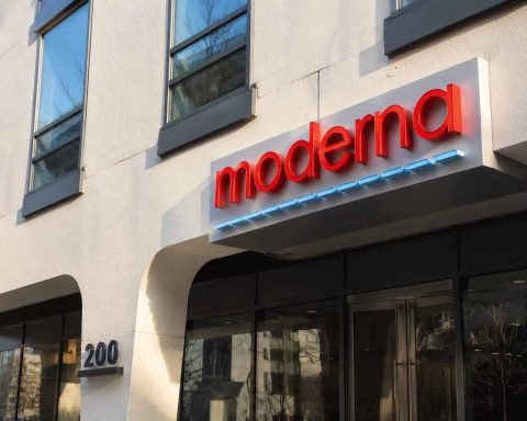 Les actions de Moderna triplent presque grâce au succès contre le mélanome, mais la valorisation dépasse les revenus
