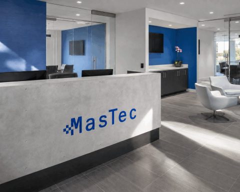 MasTec Shares Jump 11% While Negative Cash Flow Challenges $21.4 Billion Order Backlog