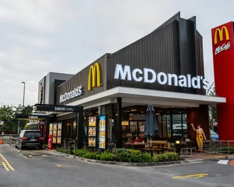 McDonald’s (NYSE:MCD) shares advance ahead of earnings as profit forecasts ease
