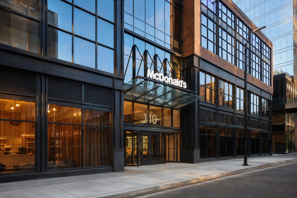 McDonald’s Shares Gain 0.6% as Markets Close; Apple-Pie Coffee Confronts $310 Million Valuation Difference McDonald’s Shares Gain 0.6% as Markets Close; Apple-Pie Coffee Confronts $310 Million Valuation Difference