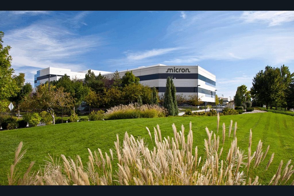 Micron Shares Dip 0.3% with 86% Margin Forecast Challenging $1.07 Trillion Market Cap Micron Shares Dip 0.3% with 86% Margin Forecast Challenging $1.07 Trillion Market Cap