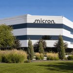 Micron Shares Gain 3.5% as Apple’s Chip Policy Highlights 87% Margin Segment