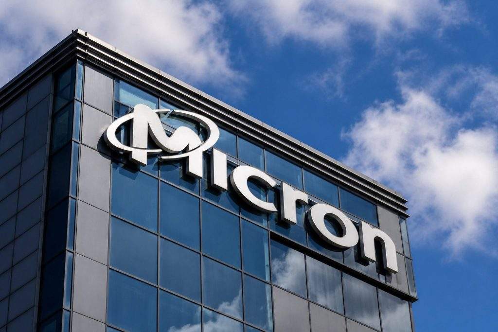 Micron Technology, Inc. (NASDAQ:MU) edges lower as memory stock slide contained by contracts Micron Technology, Inc. (NASDAQ:MU) edges lower as memory stock slide contained by contracts