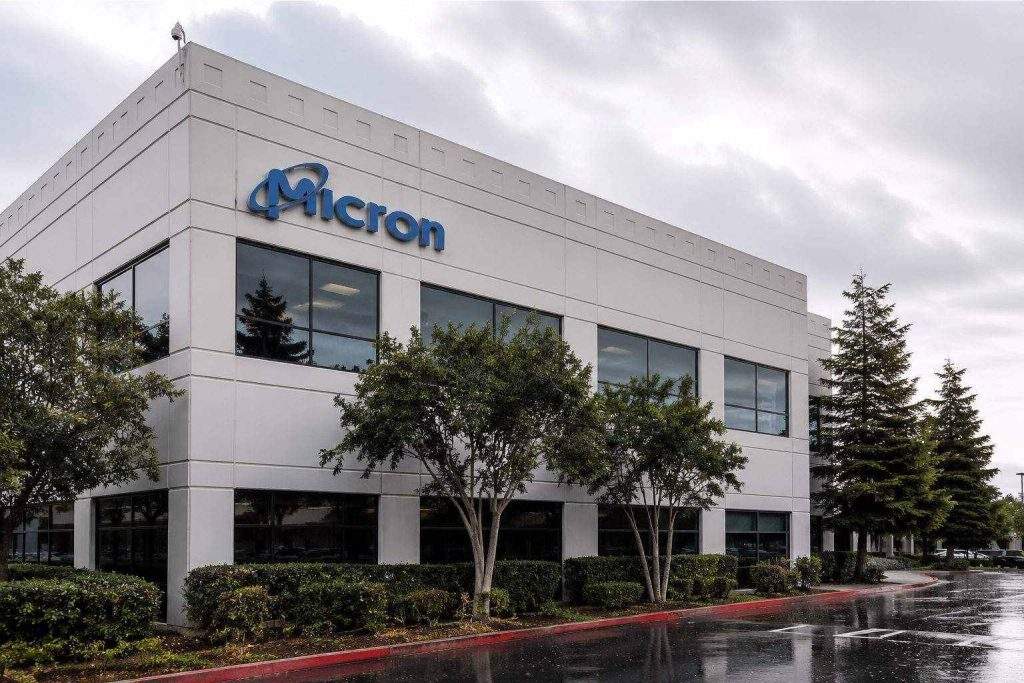 Micron Technology (NASDAQ:MU) Shares Drop on China Capacity Concerns Outpacing DRAM Price Growth