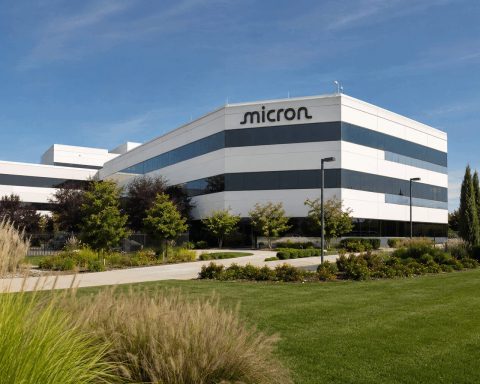 Micron’s $10 Billion Boise Lab Faces 6× Forward Valuation Analysis