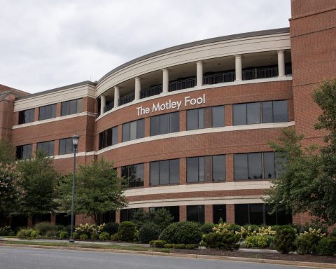 Motley Fool’s Stock Advisor Return Claim Rises to 987%—Here’s What the Average Means