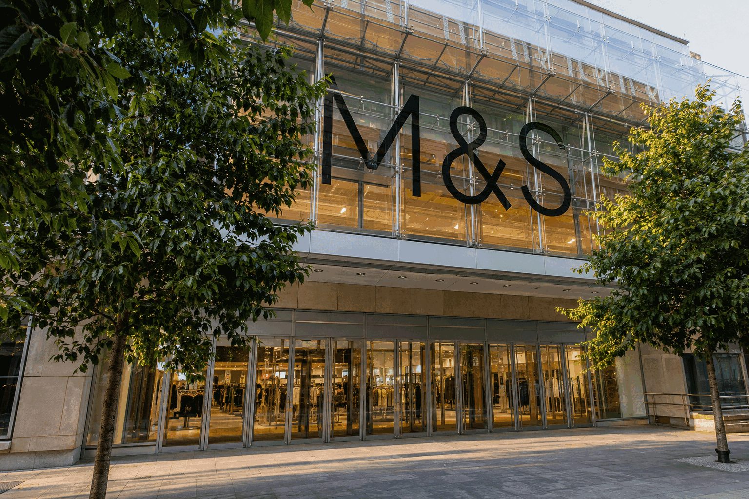 M&S Shares Slip 1.2% as Aries Capsule Tests a 7.7% Fashion Sales Gap M&S Shares Slip 1.2% as Aries Capsule Tests a 7.7% Fashion Sales Gap