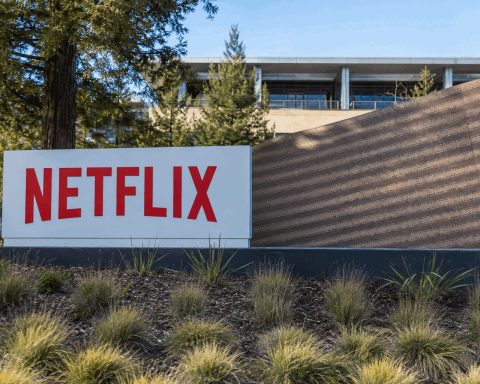 Netflix shares rise 3% as Ackman resumes buying; gain equivalent to 86% of annual cash flow