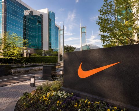 Nike Stock Rebounds 2.3%, but Wall Street’s $40–$75 Split Tests the Bottom Call