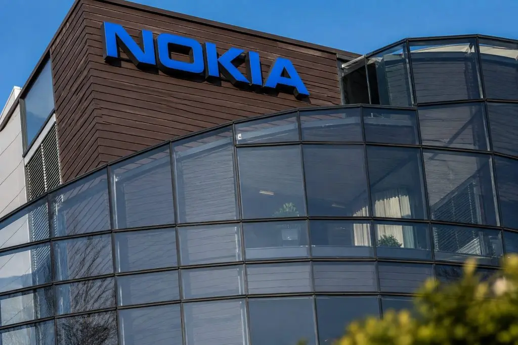 Nokia (HEL:NOKIA) Slides After €2.8 Billion in AI Orders Raises Liquidity Concerns