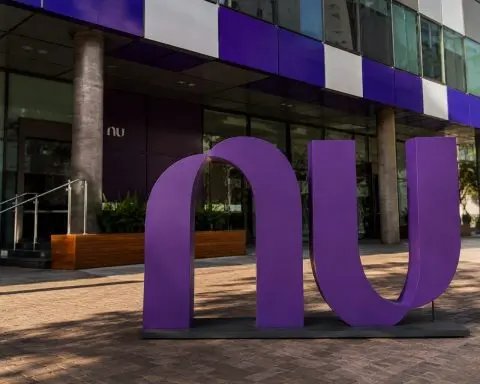 Nu Holdings Ltd. (NYSE:NU) Faces Earnings Spotlight as Share Price Falls Behind Nasdaq by 8.6 Points