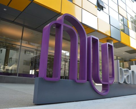 Nu Holdings Shares Drop 3.9% After Profit Hits Record and Bad Loans Climb to 6.9%