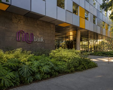 Nu Holdings Shares Surge 10% on Strong Margin Recovery, $1 Billion Profit Recorded