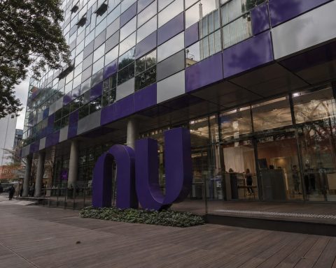 Nu Shares Drop 3.9%, Wiping Out $2.8 Billion as Fed Uncertainty Clouds Record Earnings