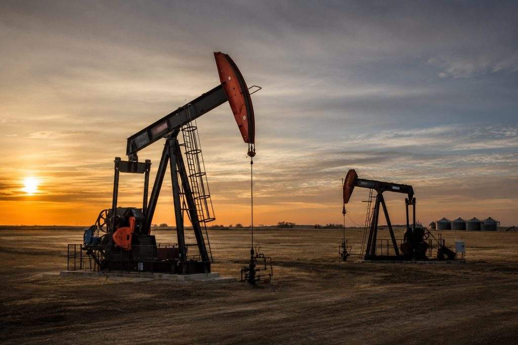 Dow Hits Record High as Oil Declines, Megacap Stocks Surge $537 Billion