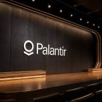 Palantir Stock (PLTR) Drops in Premarket After 40% Weekly Surge with Valuation Questions Resurfacing