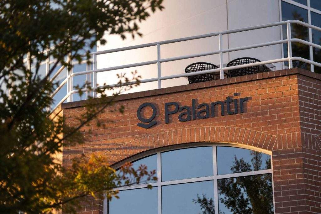 Palantir Technologies Inc. (NASDAQ:PLTR) Prepares for Key Earnings Event as $32 Billion Valuation Tested