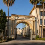 Paramount Shares Climb Amid Warner Deal Postponement, Posing $7 Million Daily Challenge