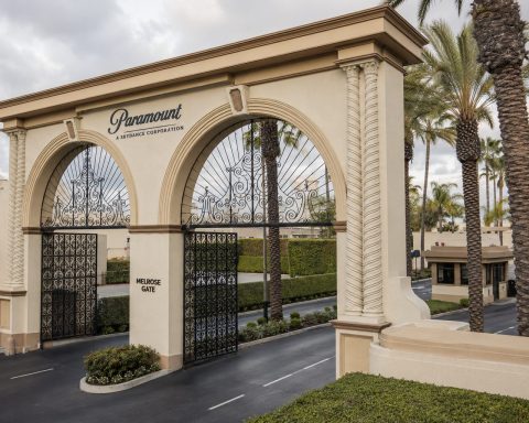 Paramount Shares (NASDAQ:PSKY) Gain 1.5% After $1.88 Billion Bond Matches 16% of Market Cap