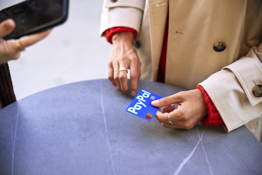 PayPal Shares Drop 12.7% After $53 Billion Offer Fails, Highlighting Margin Pressure PayPal Shares Drop 12.7% After $53 Billion Offer Fails, Highlighting Margin Pressure