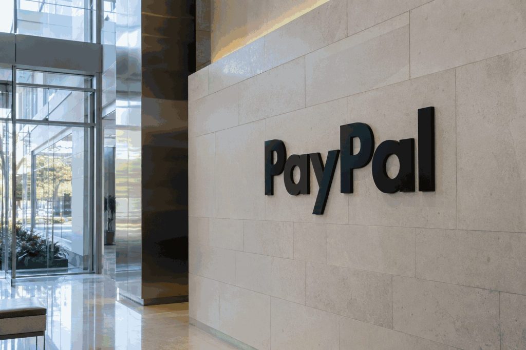 PayPal Shares Drop 12.7% as 17.4% Margin Challenges Standalone Recovery