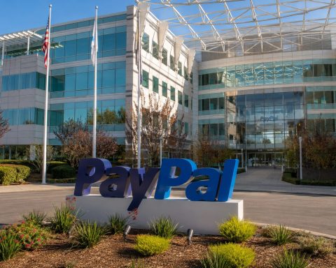 PayPal Shares End at $61.67, Surpassing Recent $60.50 Buyout Bid