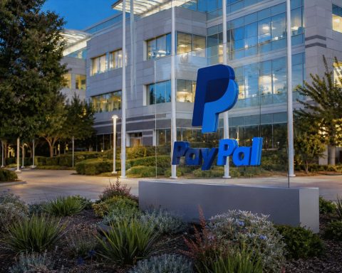 PayPal Stock Closes 1.9% Above $60.50 Bid as Talks Continue