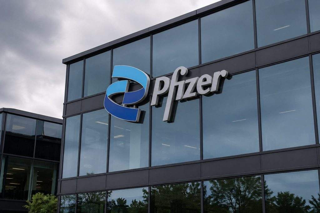 Pfizer (NYSE:PFE) climbs 7% after main drugs offset fall in COVID sales
