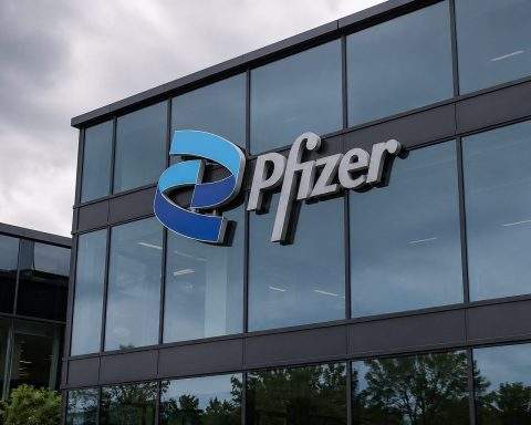 Pfizer (NYSE:PFE) climbs 7% after main drugs offset fall in COVID sales