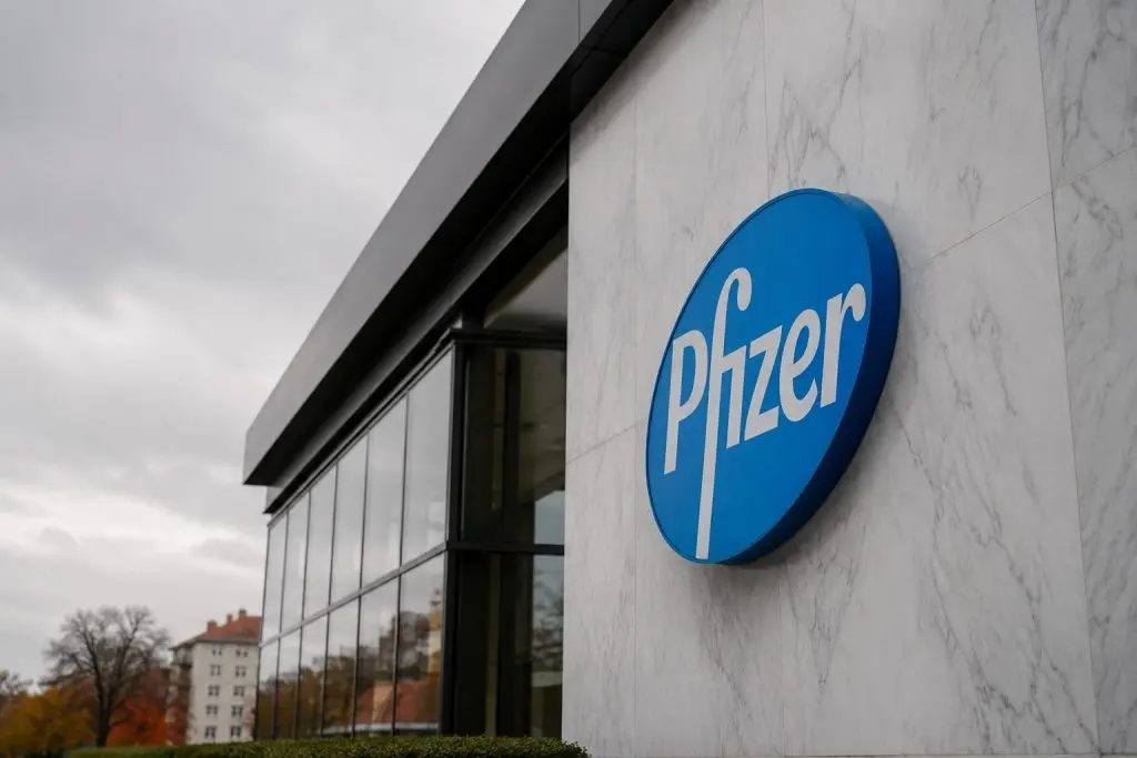 Pfizer (NYSE:PFE) Shares Gain as Four Major Drugs Compensate for COVID Revenue Hit