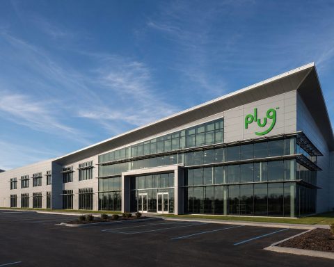 Plug Power Shares Advance 6.4%, Still Face 34% Sales Hurdle to Meet Targets