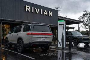 Rivian Automotive (NASDAQ:RIVN) shares fall 9.6% as software gains help balance vehicle losses