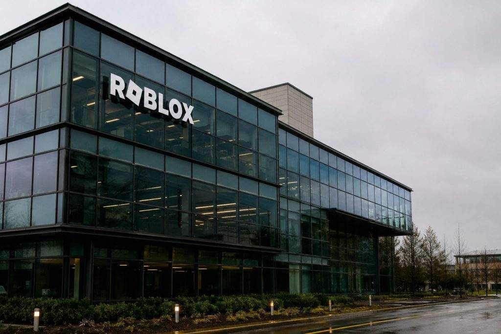Roblox Corporation (NYSE:RBLX) shares plunge 27% as gap between U.S. and Canada monetization weighs on recovery hopes