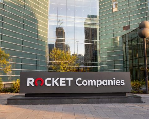 Rocket Stock (RKT) Gains as Mortgage Rates Fall; Revenue Forecast Lowered by 6%